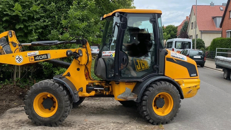 Radlader in Ahlten gestohlen