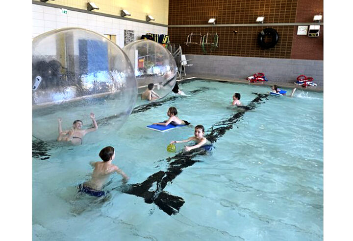 Ferienpassaktion von SPD, DLRG, TigerEvents und Daniela Busche in Höver: Spaß auf dem Wasser