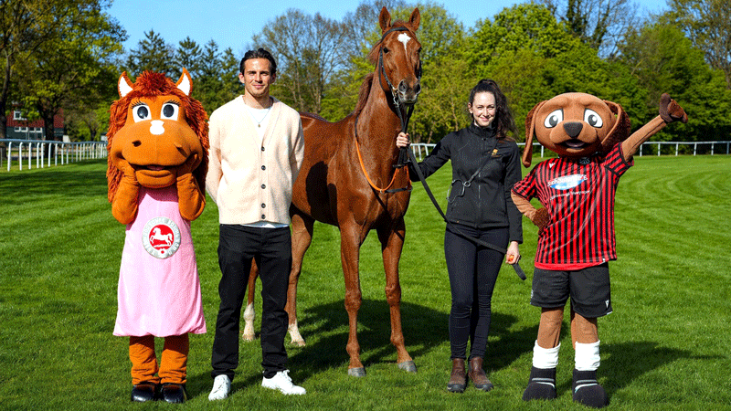 96-Renntag auf der Neuen Bult mit der ganzen Profimannschaft am 1. Mai