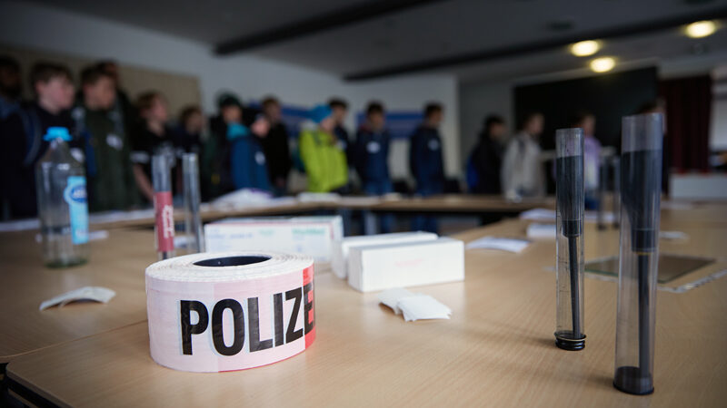 Spurensuche statt Schulbank: 760 Kinder und Jugendliche beim Zukunftstag der Polizei