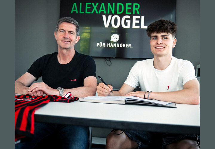 Seit der U 12 bei 96: Alexander Vogel unterschreibt Profivertrag bei Hannover 96