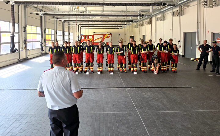 Modulare Grundausbildung: Nachwuchs der Stadtfeuerwehr Lehrte stellt sich der Hitze
