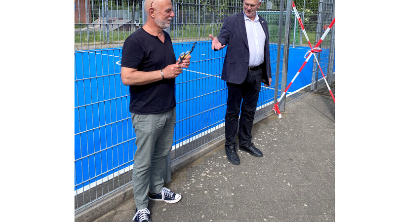 Große Freude:  Wiedereröffnung des Bolzkäfigs am Jugendzentrum Lehrte-Süd