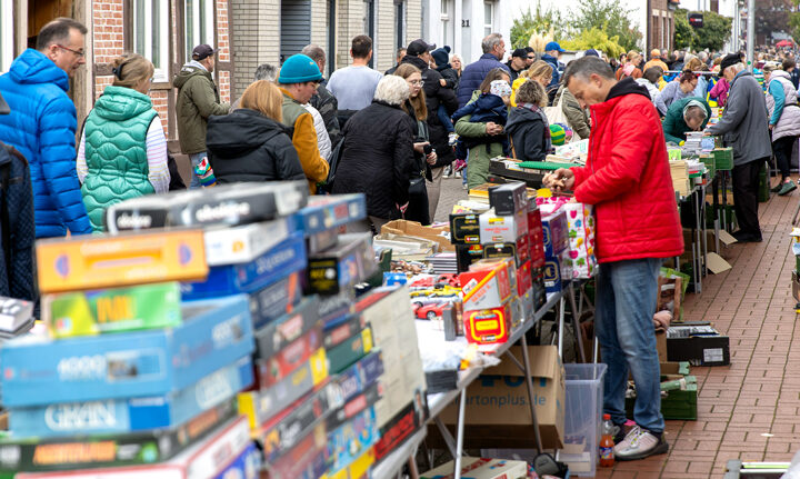Traditioneller Großflohmarkt in Burgdorf – Standkarten erhältlich – Schnäppchenjäger strömen durch die Altstadt