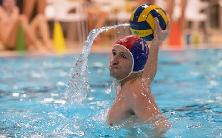 Lehrter Wasserballer mit Doppelaufgabe zum Freibadstart