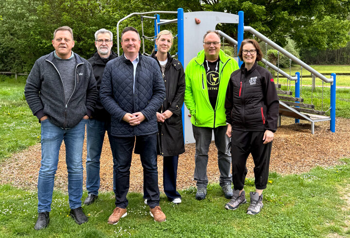 Ortsrat Ilten nimmt Spielplätze und öffentliche Bereiche in Augenschein