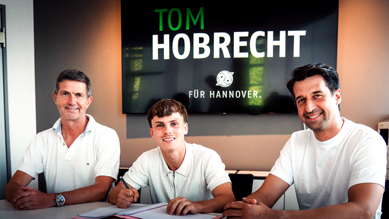 Vom Partnerverein zum Profivertrag: Tom Hobrecht bleibt bei Hannover 96