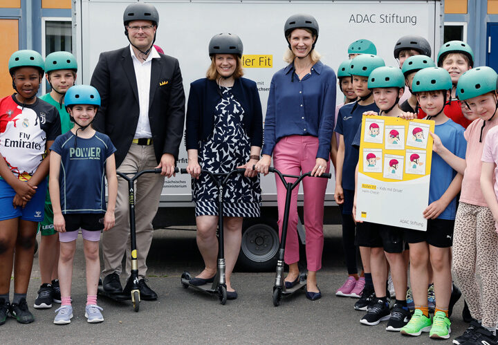 Roller Fit“: Grundschulkinder sicher und mobil auf dem Tretroller