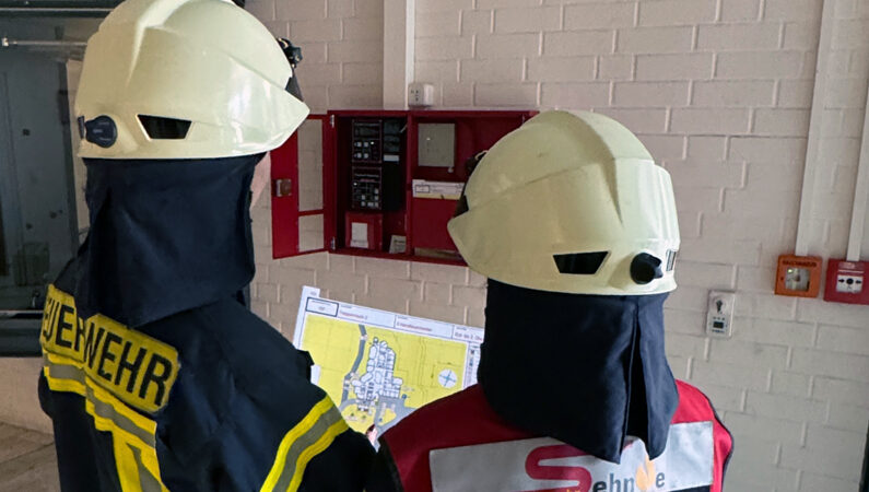 Drei Einsätze für Sehnder Feuerwehren: Technische Hilfe, ein Reh und ein Großeinsatz in Höver