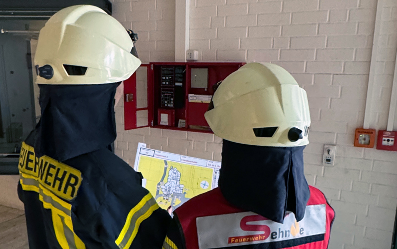 Drei Einsätze für Sehnder Feuerwehren: Technische Hilfe, ein Reh und ein Großeinsatz in Höver