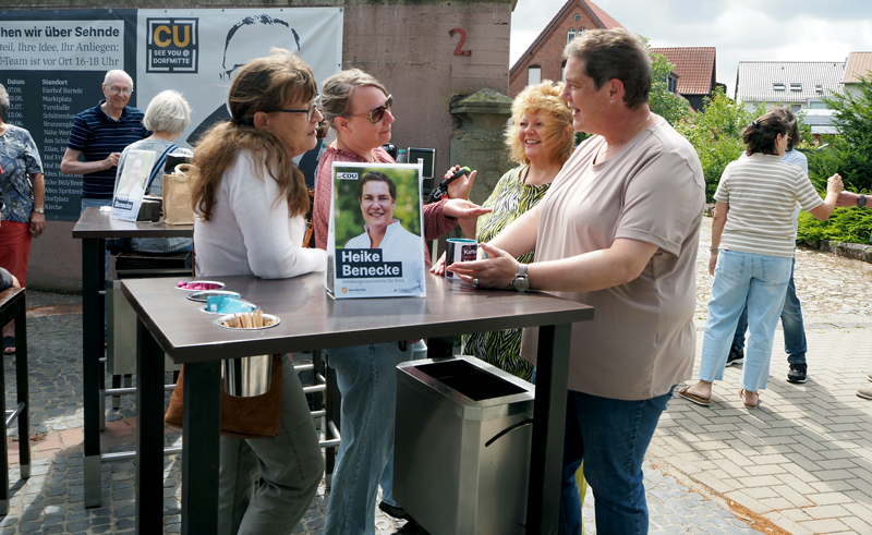 Bei Kaffee über Ilten sprechen: Heike Benecke „talkt am Thie“