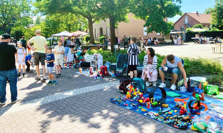Sommerferien und Start in den Ferienpass: Deckenflohmarkt als gelungener Auftakt