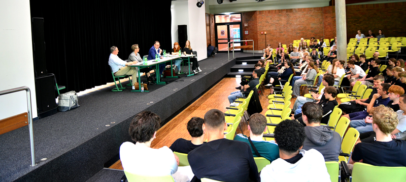 KGS-Schüler diskutieren mit den Kandidaten: Drei Bürgermeisterbewerber stellten sich den KSG Schülern