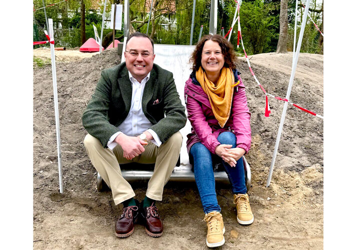 Neue Rutsche, Sandstation und Wasserspiel für die Kita Huckmuck in Rethmar