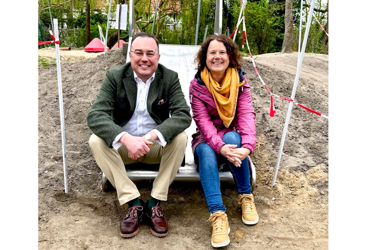 Neue Rutsche, Sandstation und Wasserspiel für die Kita Huckmuck in Rethmar