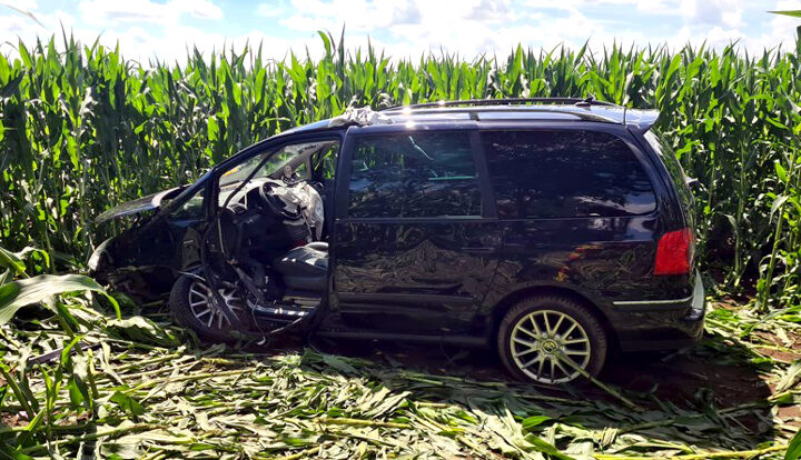 Unfall zwischen Burgdorf und Immensen – Feuerwehr rettet eingeklemmte PKW-Fahrerin