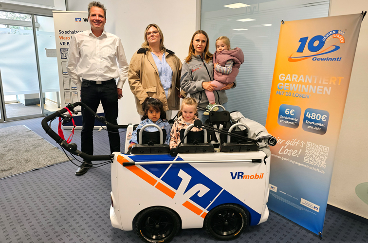 Volksbank eG Hildesheim-Lehrte-Pattensen verschenkt vier Kinderbusse