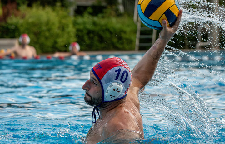 Lehrter Auswärtssieg: Bebek-Treffer lässt LSV-Wasserballer jubeln