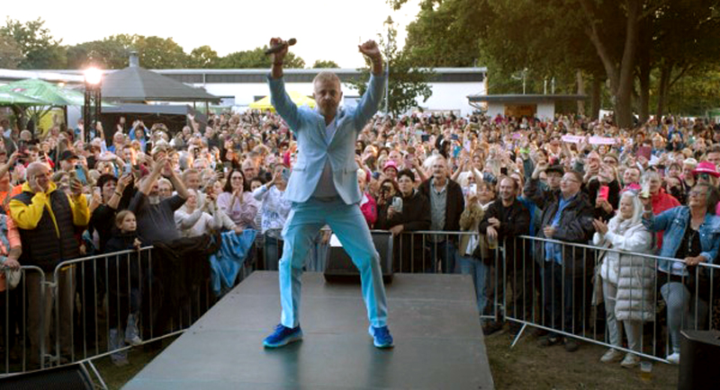 Lehrte beim 2. Schlager Open Air im Promi Modus