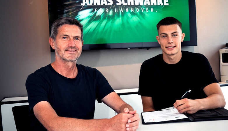 Torwart erhält ersten Profivertrag: Jonas Schwanke unterschreibt bis 2028 bei Hannover 96