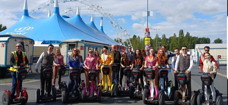 Circusartisten erkunden Hannover: Teambuilding-Tour bei Krone