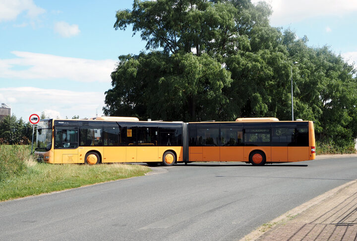 Bus in Sehnde „verfährt“ sich doppelt