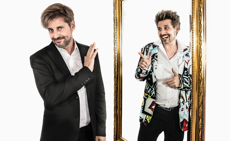 Jubel, Double, Heiterkeit: Daniel Helfrich gastiert mit „Ich hab‘ mir gerade noch gefehlt“ in Lehrte