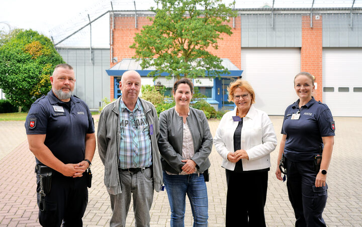 Dr. Silke Lesemann besucht die JVA Sehnde – Austausch zu Suchterkrankungen, Arbeitsangeboten und ein späteres Leben