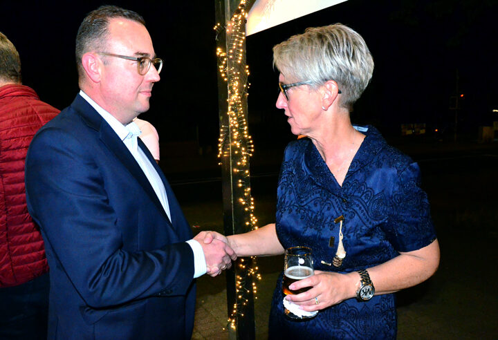 Zwei Wahlpartys in Sehnde mit unterschiedlicher Freude