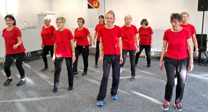 Die Happy Dancers des MTV Wassel begeistern mit ihrer Line Dance Premiere