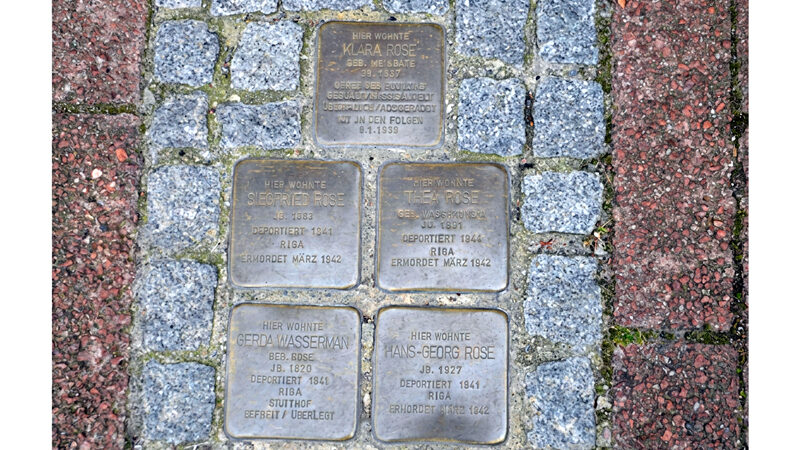 Gedenkfeier der Projektgruppe Stolpersteine in Sehnde
