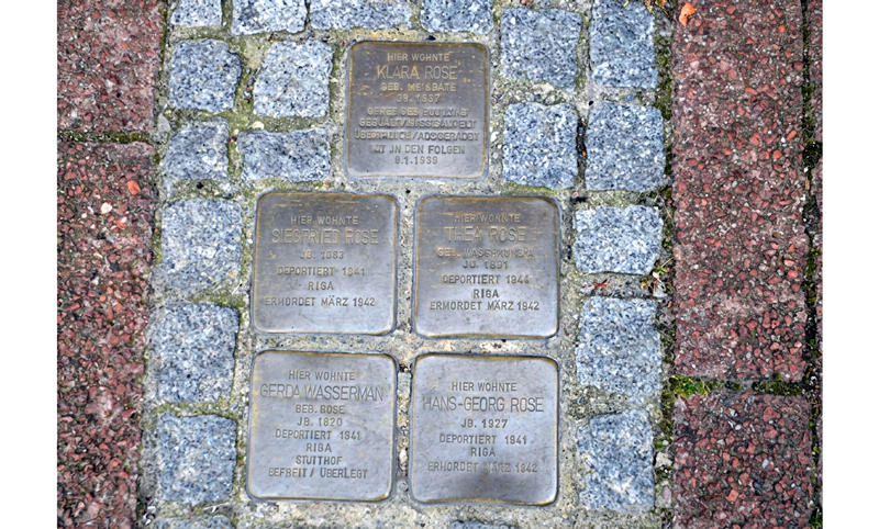 Gedenkfeier der Projektgruppe Stolpersteine in Sehnde